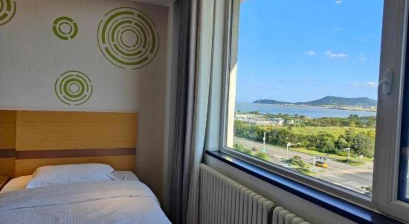 Greentree Inn Weihai Rongcheng Haoyunjiao Tourist Resort Екстериор снимка
